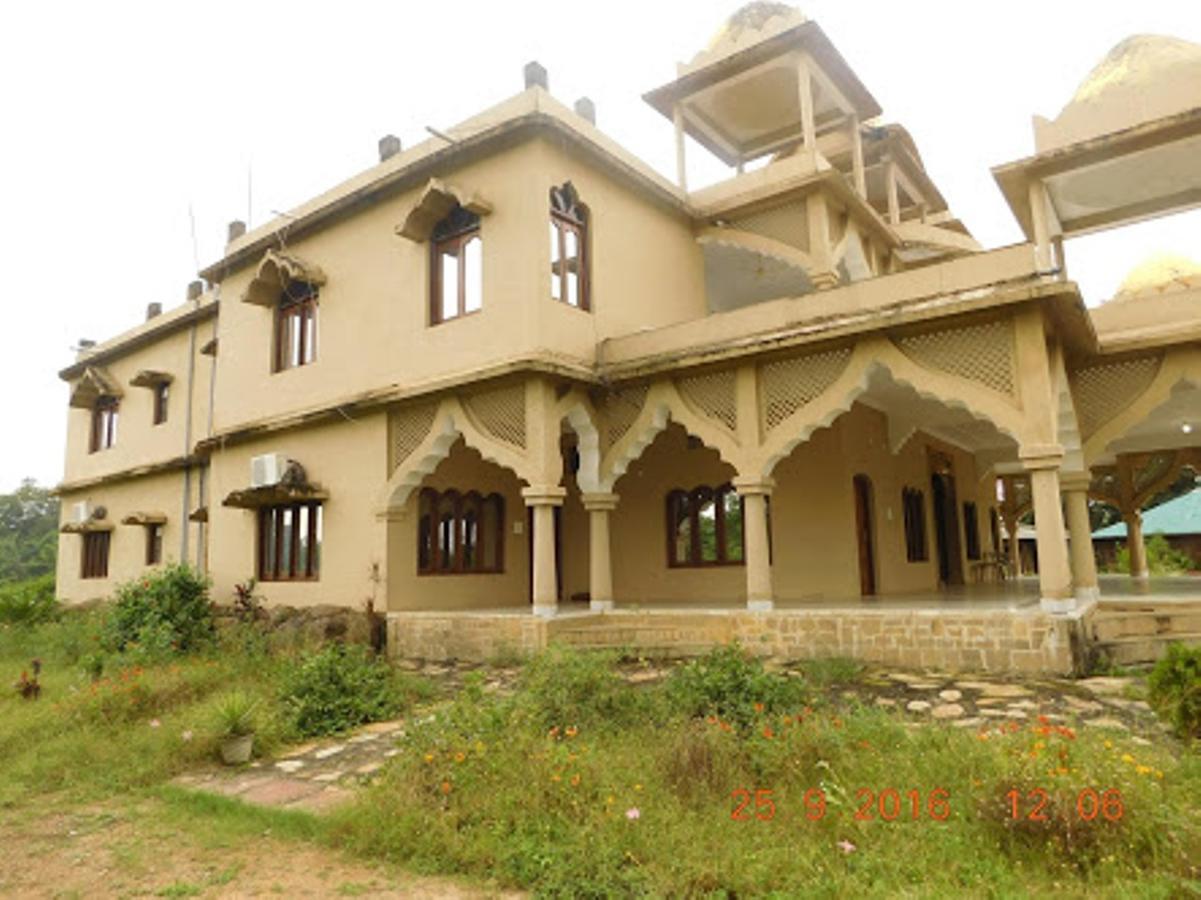 Royal Heritage Bandhavgarh Otel Bandhavgarh National Park Dış mekan fotoğraf